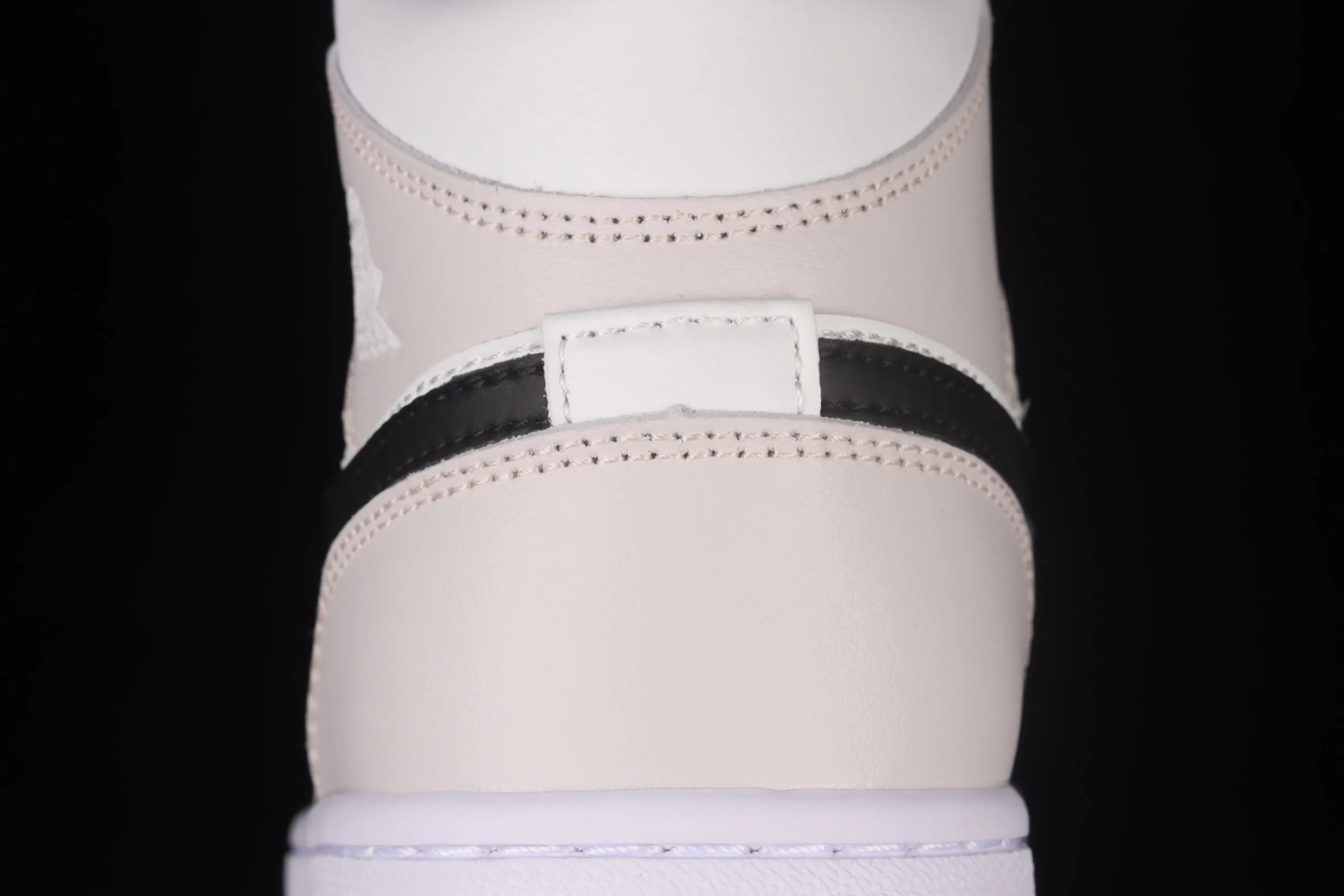 All categories Air Jordan Jordan series basketball shoes Air Jordan 1 Mid Different versions Air Jordan 1 Mid SE AJ1 Joe 1 white pink black hook Zhongbang basketball shoes BQ6472-500